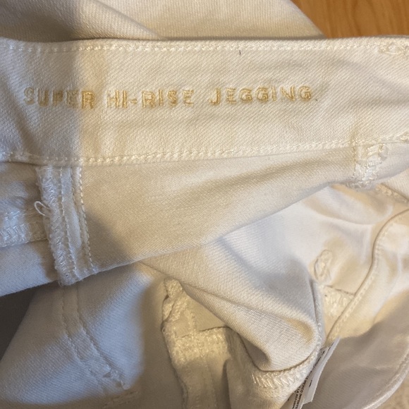 American Eagle white super high rise jeggings. - Picture 3 of 7